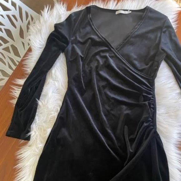 Vera & Lucy Velvet Surplice Bodycon Mini Dress – Deep V, Ruched Sides, - Picture 4 of 6